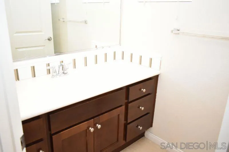 1437 Caminito Sicilia Chula Vista, CA 91915