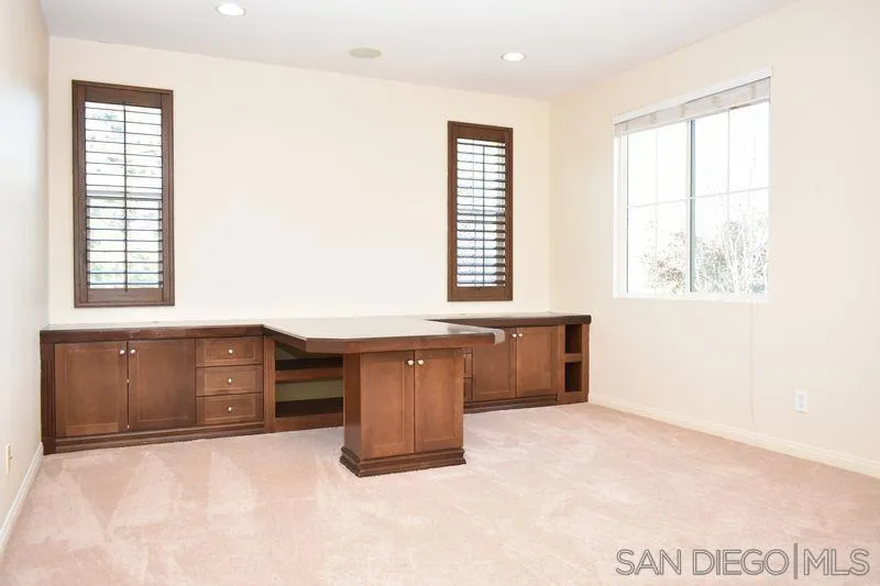 1437 Caminito Sicilia Chula Vista, CA 91915