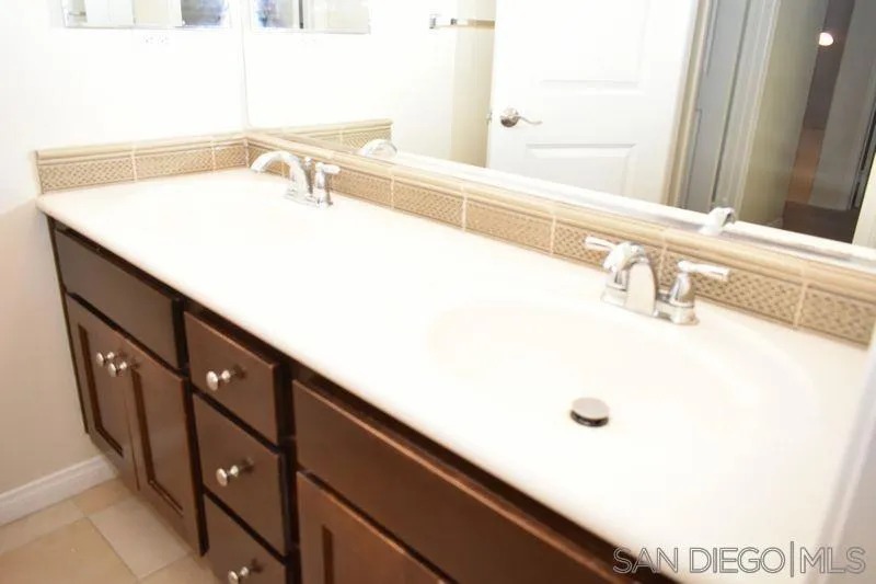 1437 Caminito Sicilia Chula Vista, CA 91915