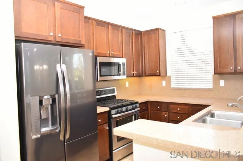 1437 Caminito Sicilia Chula Vista, CA 91915