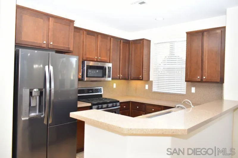 1437 Caminito Sicilia Chula Vista, CA 91915