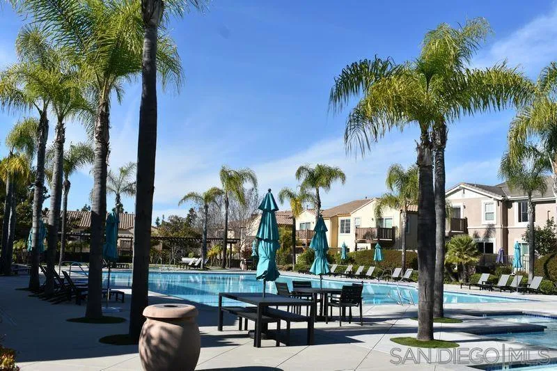 1437 Caminito Sicilia Chula Vista, CA 91915