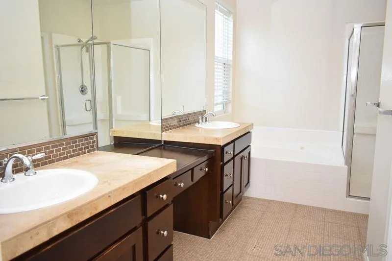 1437 Caminito Sicilia Chula Vista, CA 91915