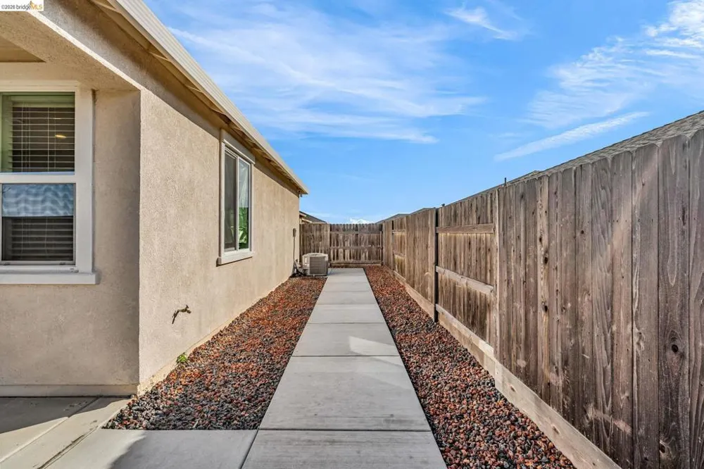 2087 Stars Dr Rio Vista, CA 94571