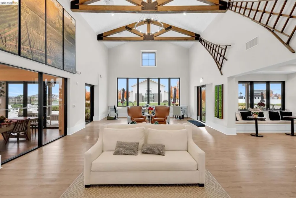 2087 Stars Dr Rio Vista, CA 94571