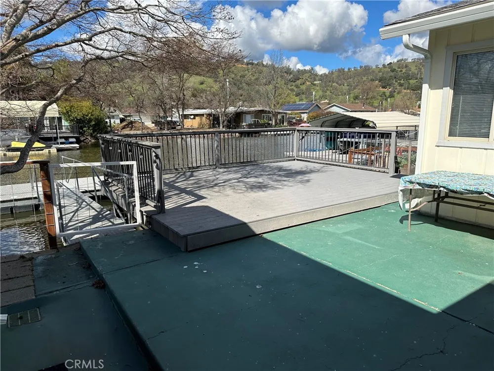 12945 Lakeland Clearlake Oaks, CA 95423