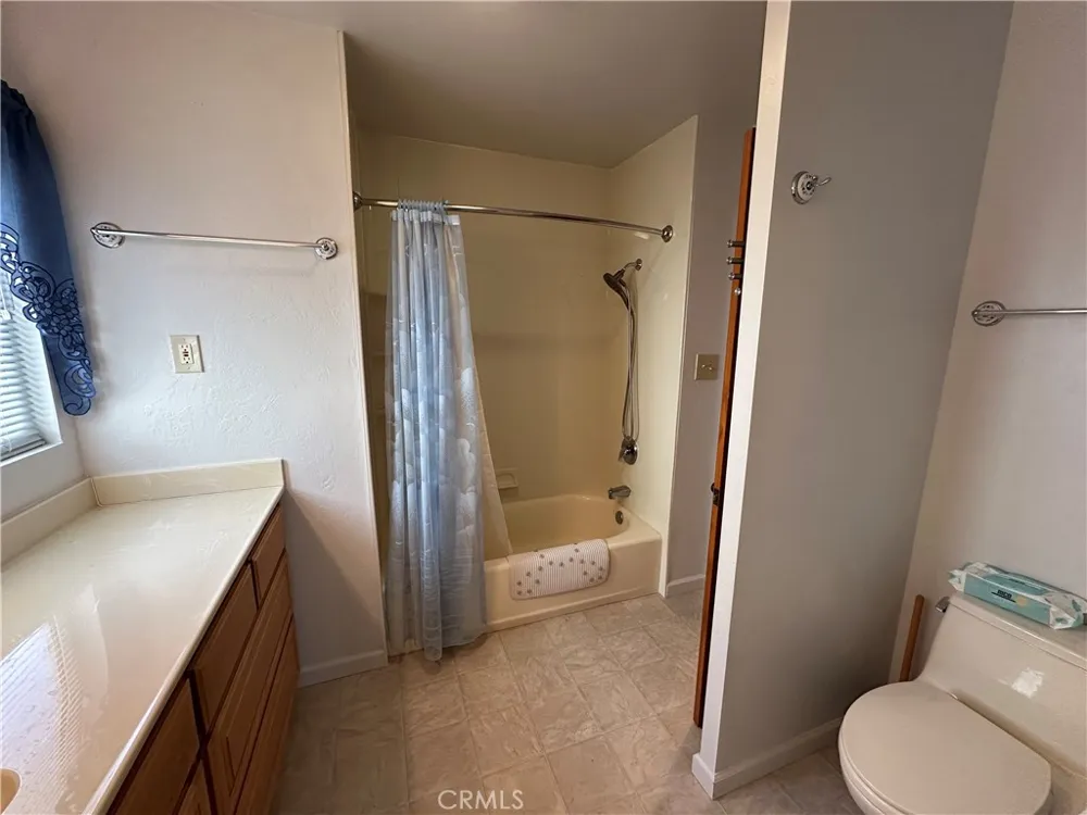 12945 Lakeland Clearlake Oaks, CA 95423