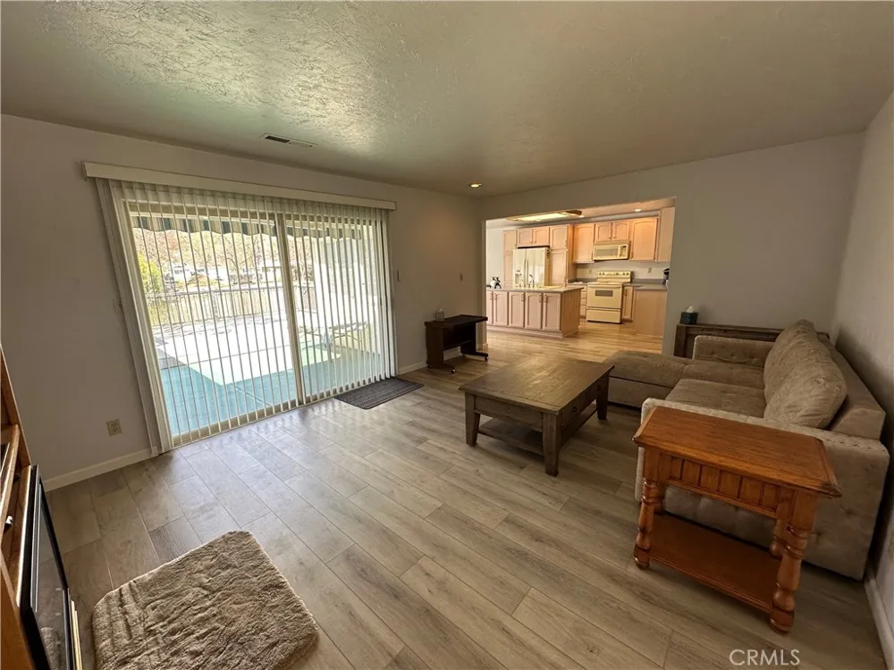 12945 Lakeland Clearlake Oaks, CA 95423