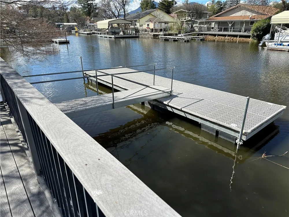 12945 Lakeland Clearlake Oaks, CA 95423