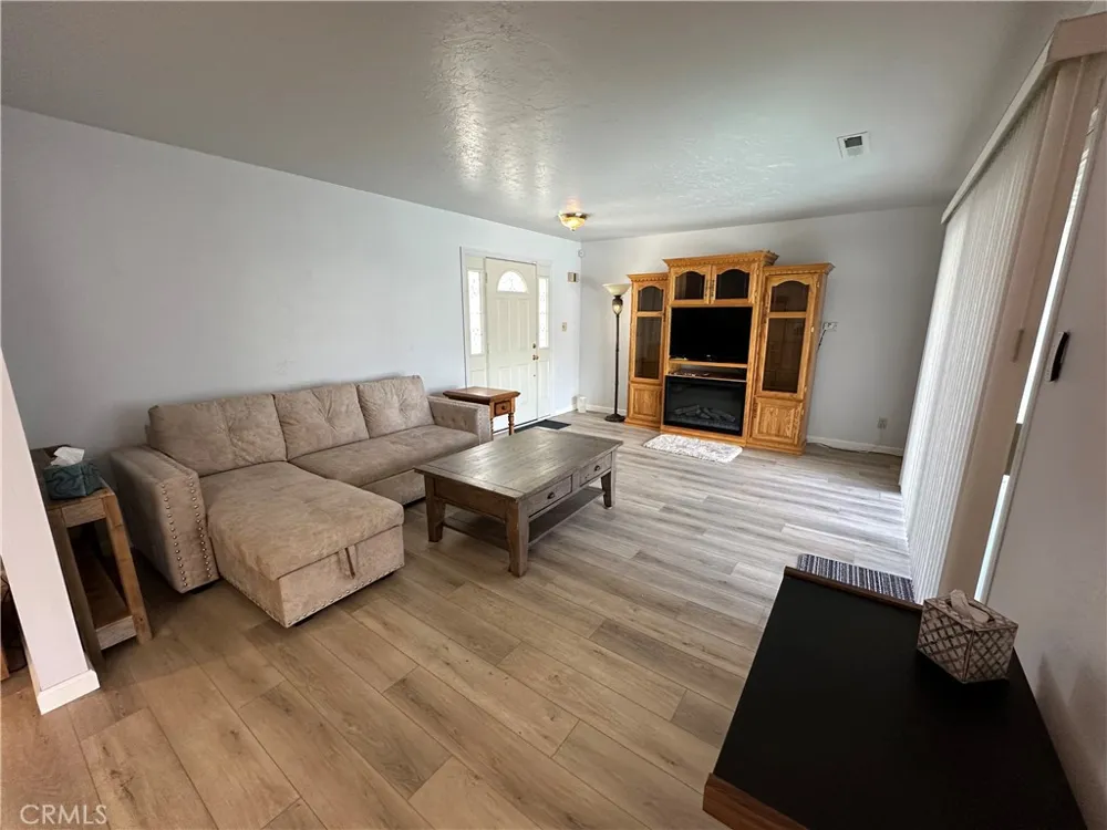 12945 Lakeland Clearlake Oaks, CA 95423