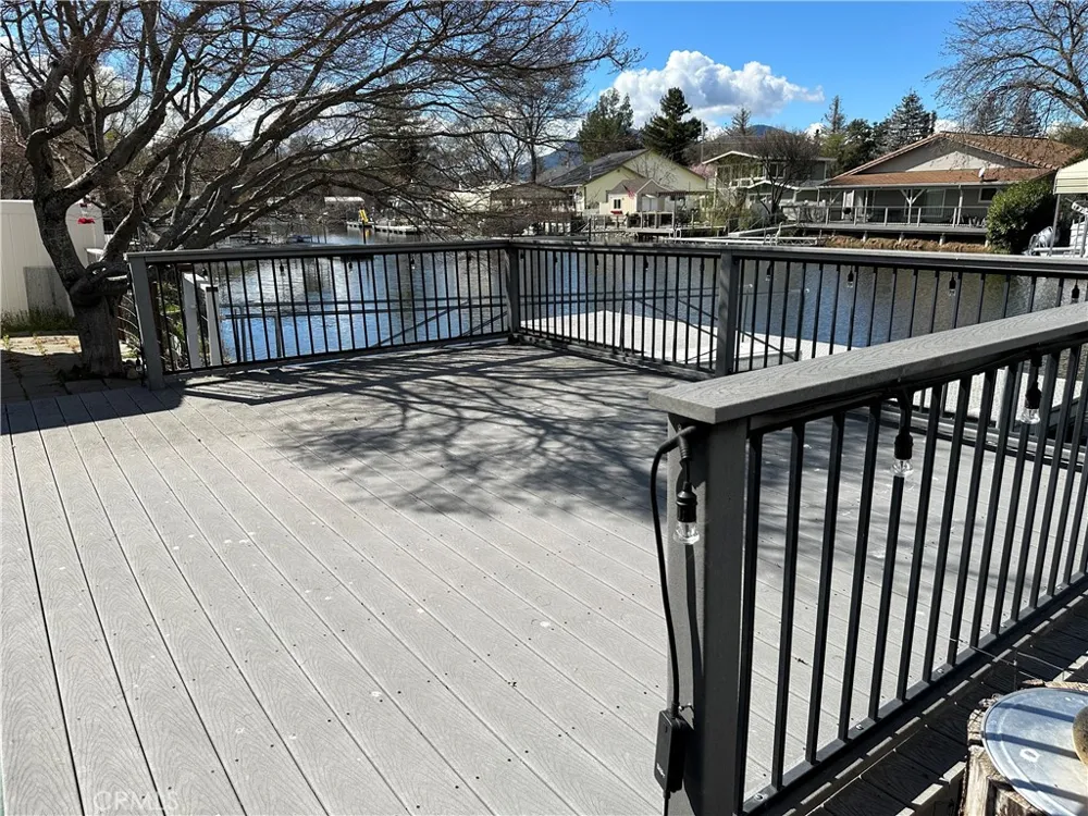 12945 Lakeland Clearlake Oaks, CA 95423