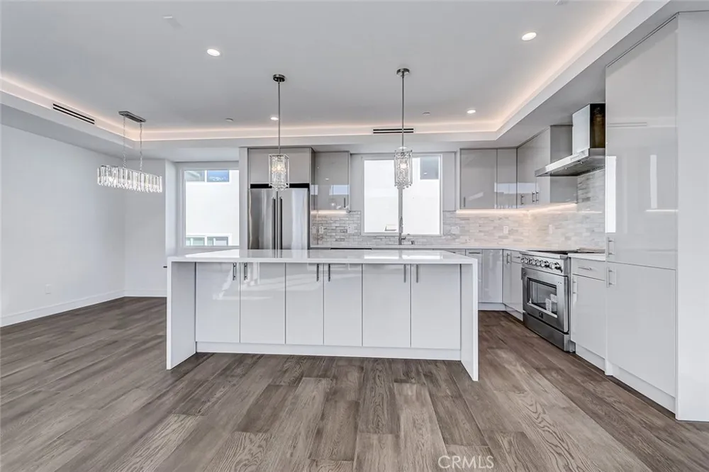 2302 Perkins Lane Redondo Beach, CA 90278
