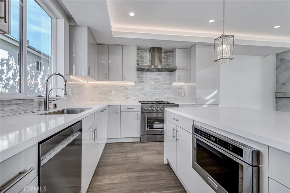 2302 Perkins Lane Redondo Beach, CA 90278