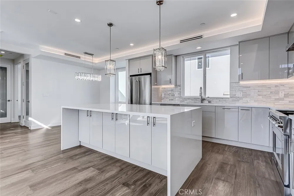 2302 Perkins Lane Redondo Beach, CA 90278