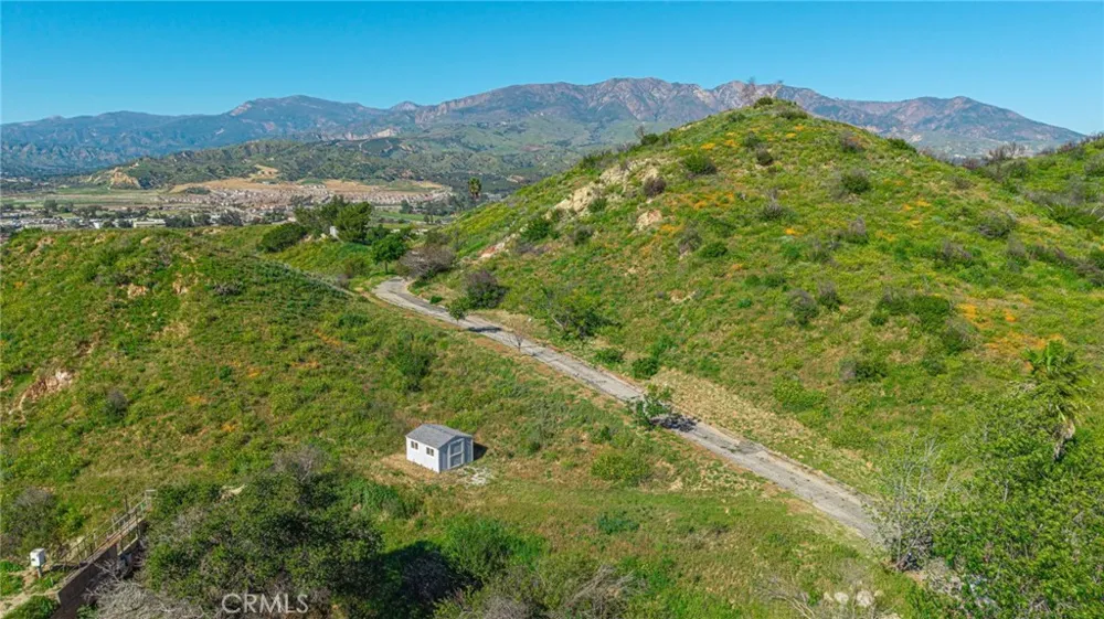 18500 S Mountain Road Santa Paula, CA 93060