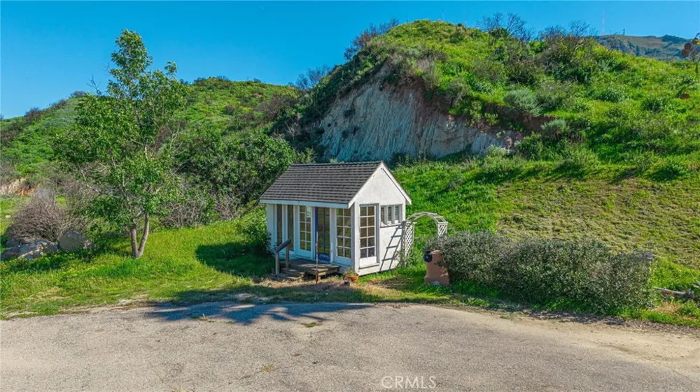 18500 S Mountain Road Santa Paula, CA 93060