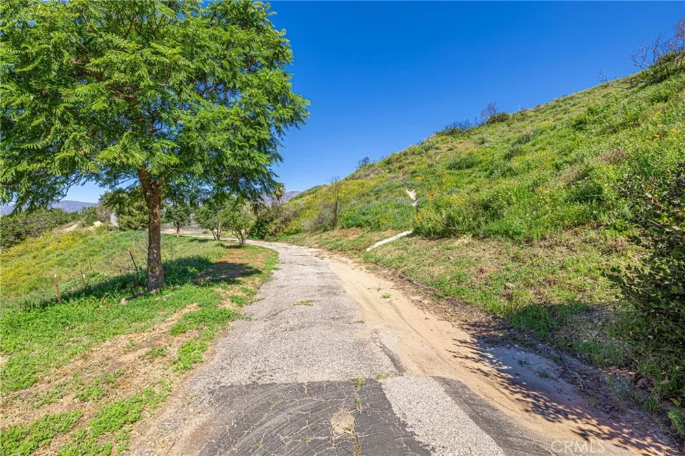 18500 S Mountain Road Santa Paula, CA 93060