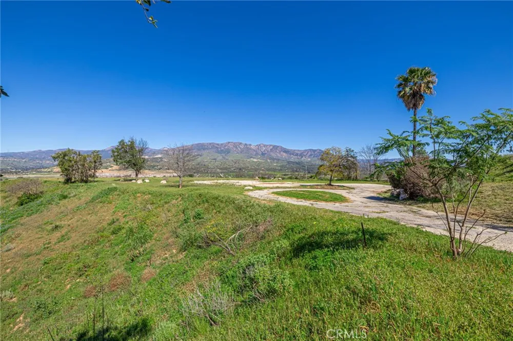 18500 S Mountain Road Santa Paula, CA 93060