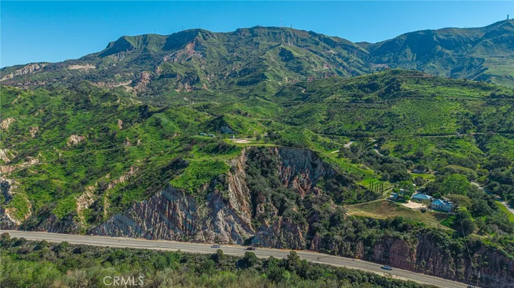 18500 S Mountain Road Santa Paula, CA 93060