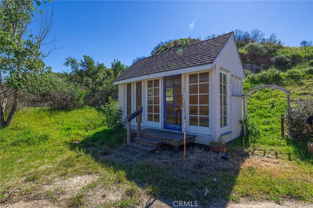 18500 S Mountain Road Santa Paula, CA 93060