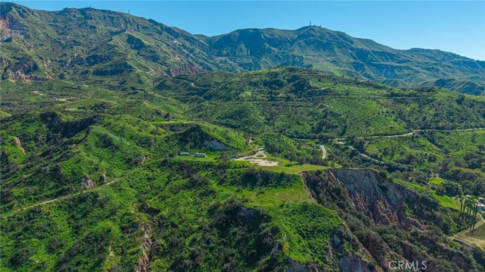 18500 S Mountain Road Santa Paula, CA 93060