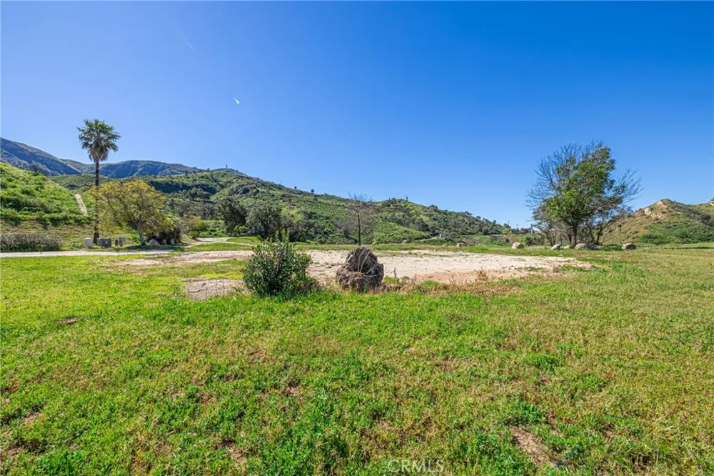 18500 S Mountain Road Santa Paula, CA 93060