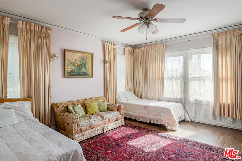 5231 Franklin Avenue Los Angeles, CA 90027