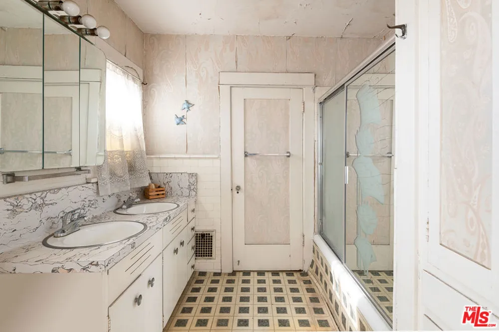 5231 Franklin Avenue Los Angeles, CA 90027