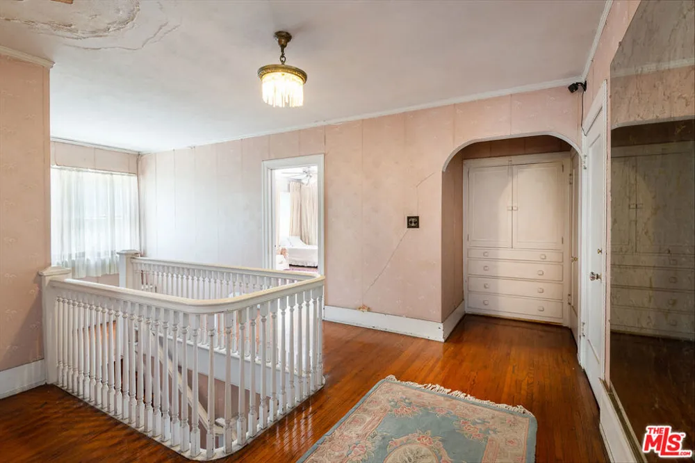 5231 Franklin Avenue Los Angeles, CA 90027