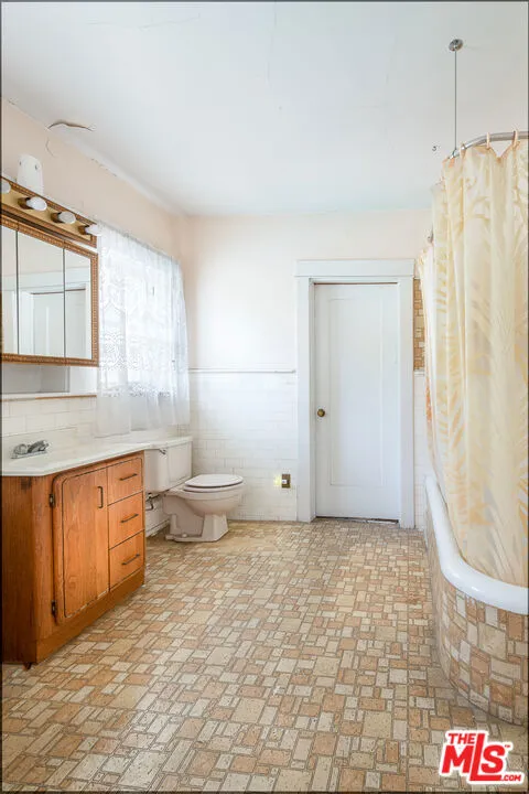 5231 Franklin Avenue Los Angeles, CA 90027