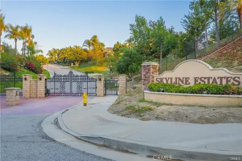 15477 SKYLINE DR