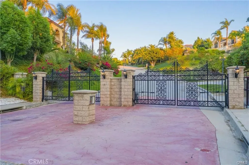 15475 Skyline Hacienda Heights, CA 91745