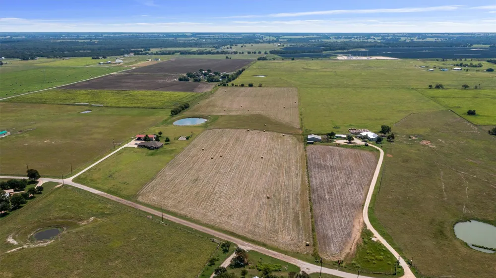 12473 County Road 440 Thorndale, TX 76577