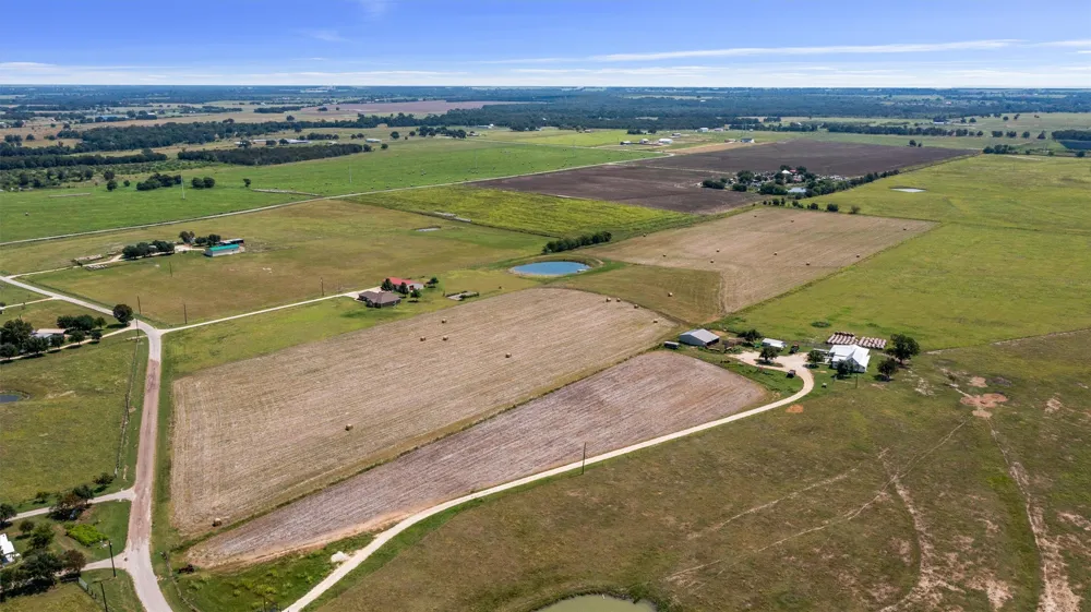 12473 County Road 440 Thorndale, TX 76577