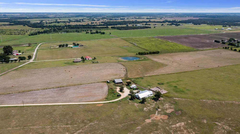 12473 County Road 440 Thorndale, TX 76577