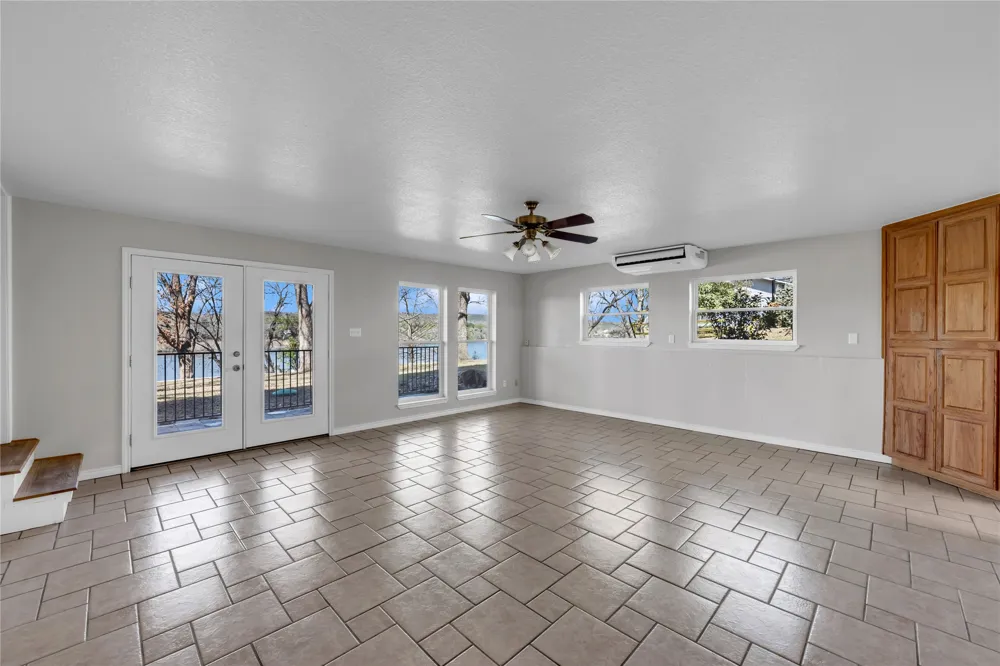 418 County Road 119A Kingsland, TX 78611