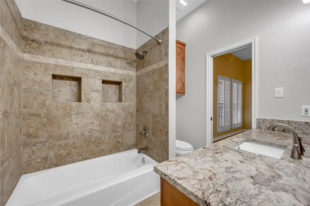 418 County Road 119A Kingsland, TX 78611