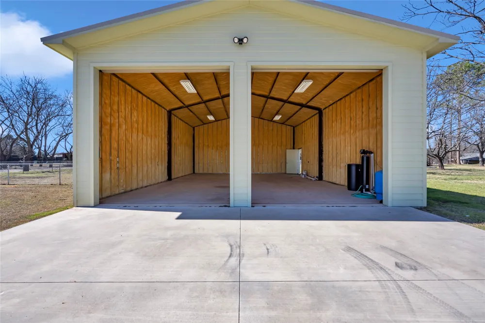 418 County Road 119A Kingsland, TX 78611