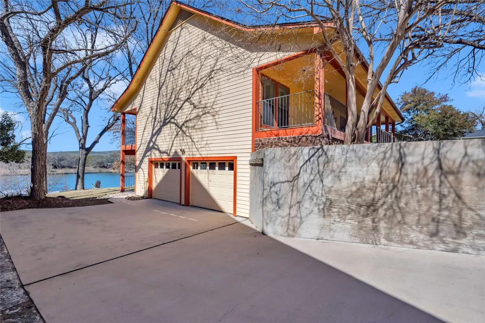 418 County Road 119A Kingsland, TX 78611