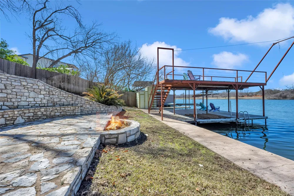 418 County Road 119A Kingsland, TX 78611