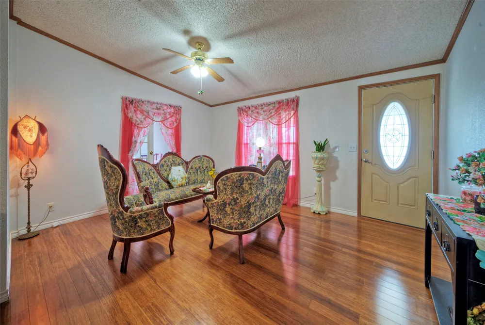 901 County Road 134 Road Hutto, TX 78634