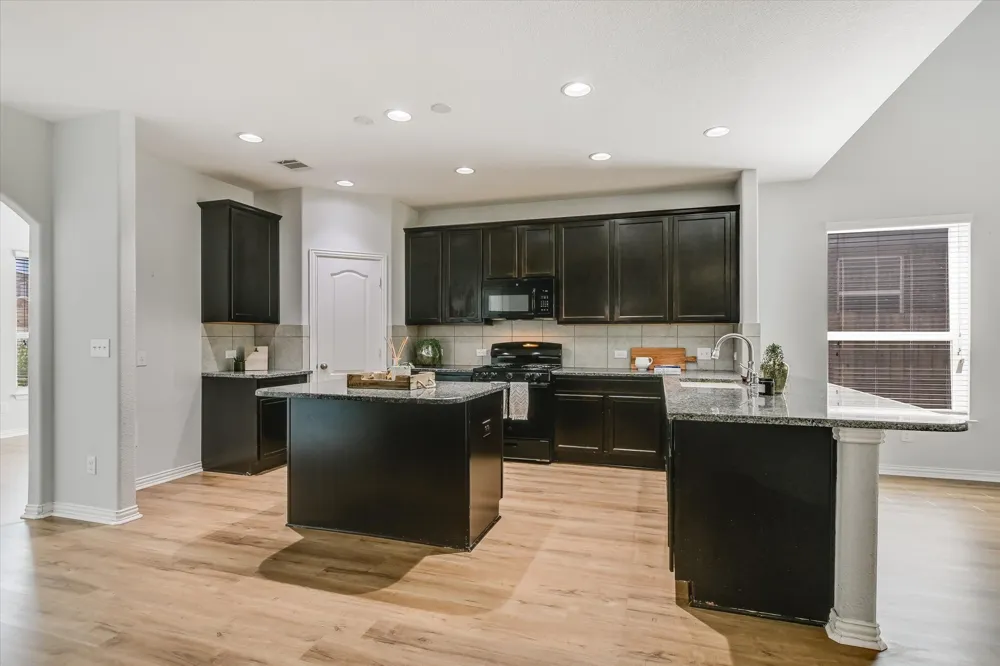 113 Cipressi Cove Georgetown, TX 78628