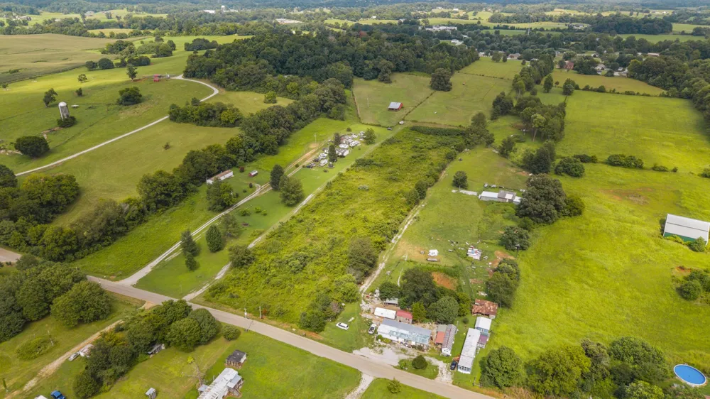 1072 Disneyland Rd Sparta, TN 38583