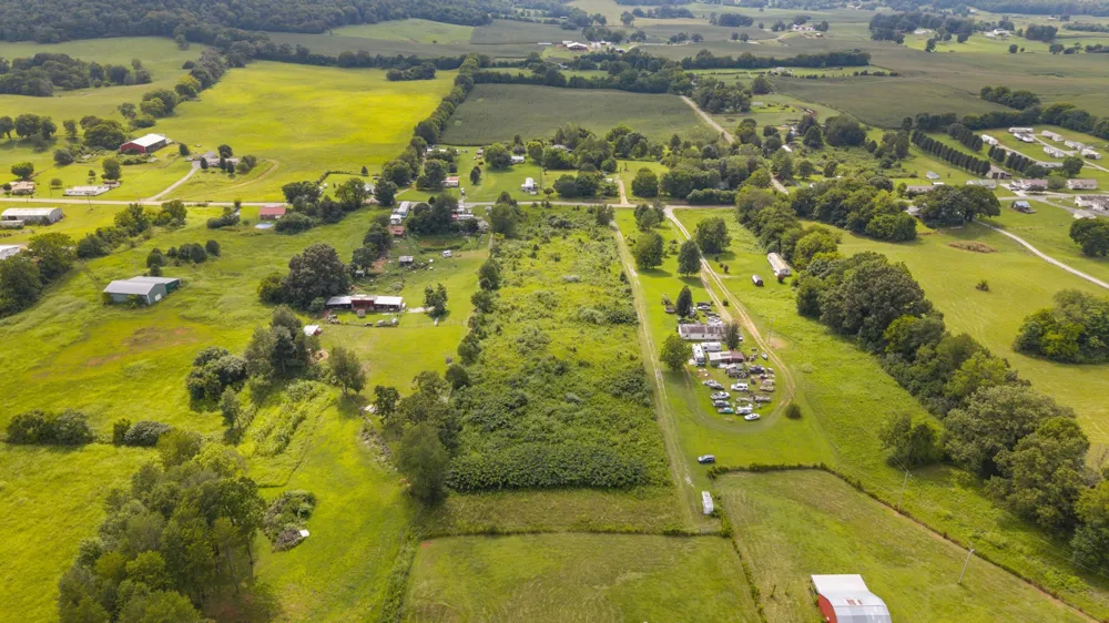 1072 Disneyland Rd Sparta, TN 38583