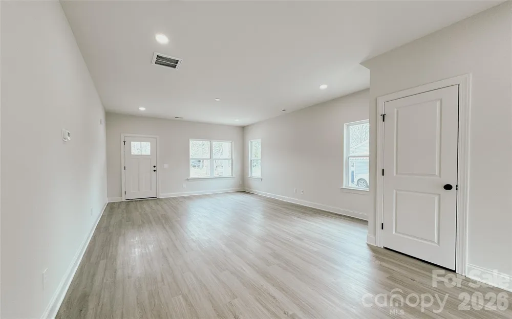 304 Woodside Drive Harrisburg, NC 28075