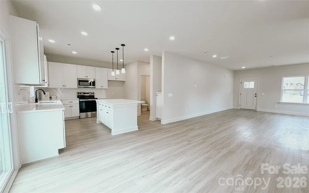 304 Woodside Drive Harrisburg, NC 28075