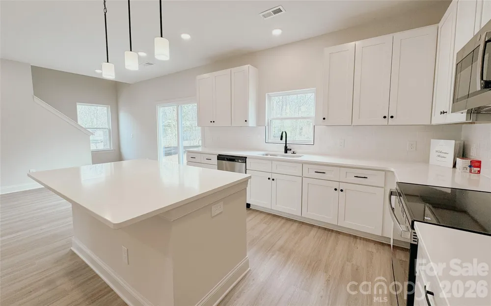 304 Woodside Drive Harrisburg, NC 28075