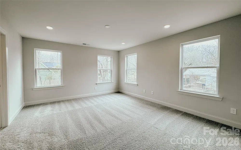 304 Woodside Drive Harrisburg, NC 28075