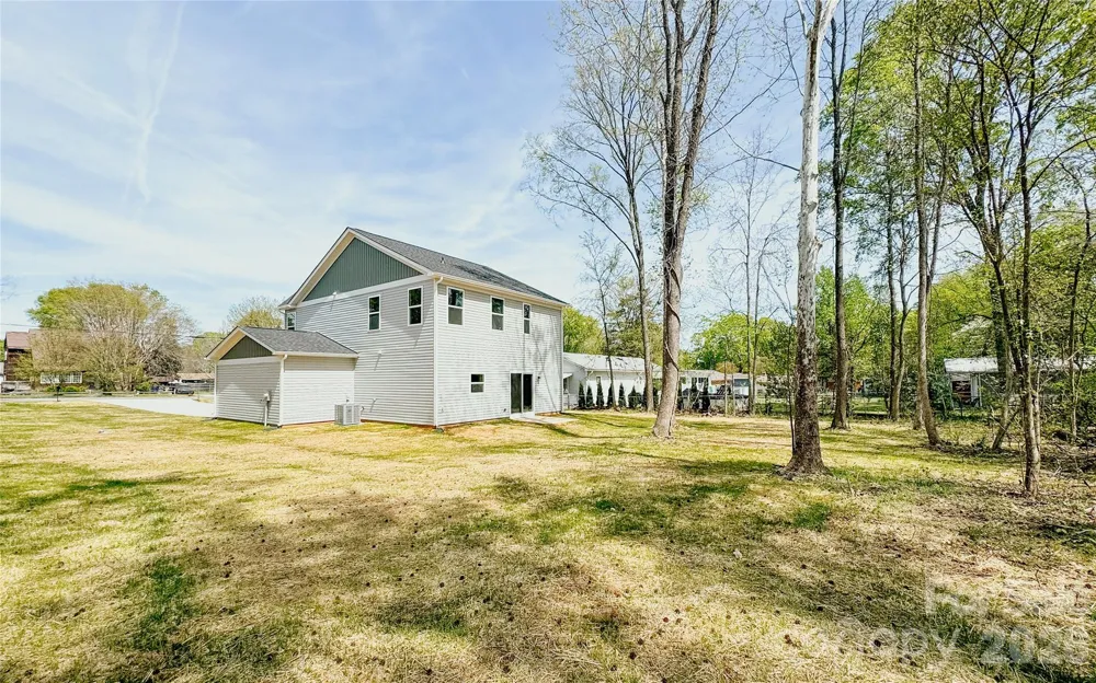 304 Woodside Drive Harrisburg, NC 28075