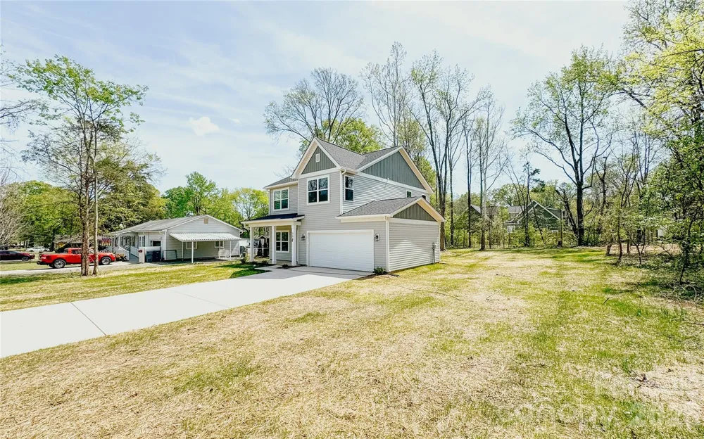 304 Woodside Drive Harrisburg, NC 28075